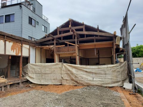 北九州市、遠賀郡近郊の木造長屋の解体工事なら北川工務店にお任せください。